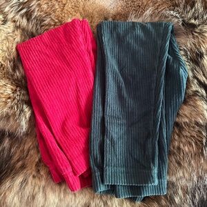 Lot of two Hanna Andersson ribbed tights in Christmas colours size 4 and 5